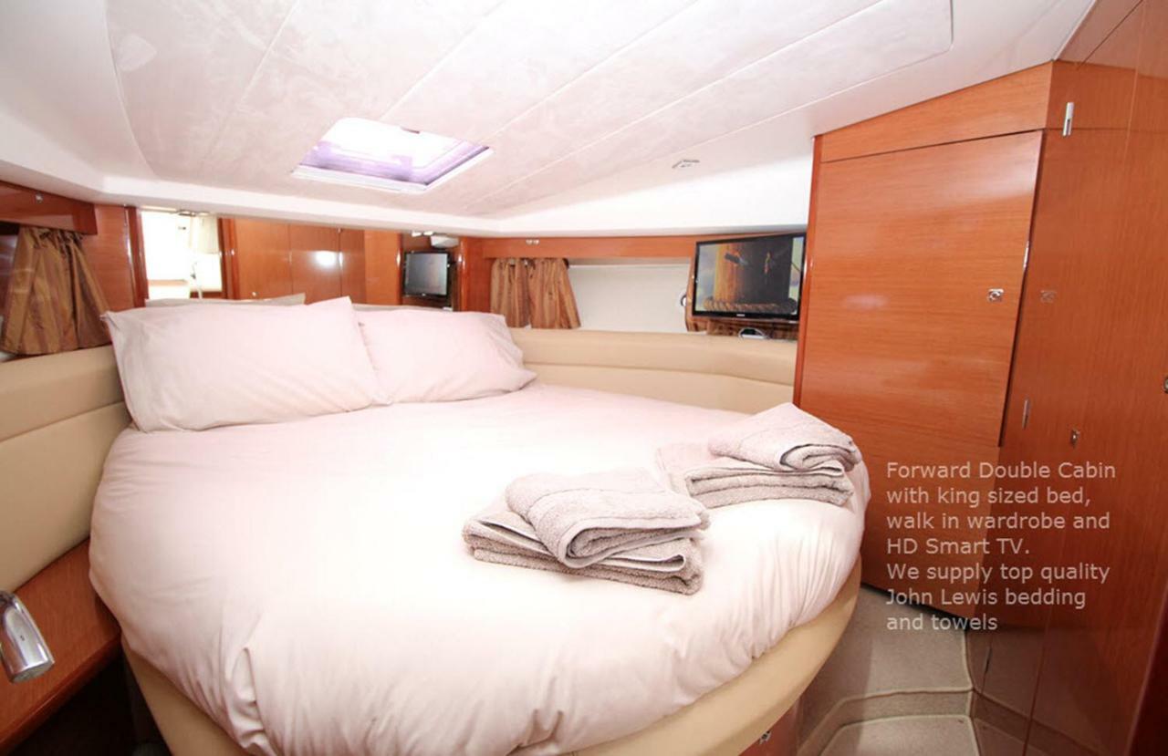 Zen Dog Luxury Motor Yacht Hotel Lymington Buitenkant foto