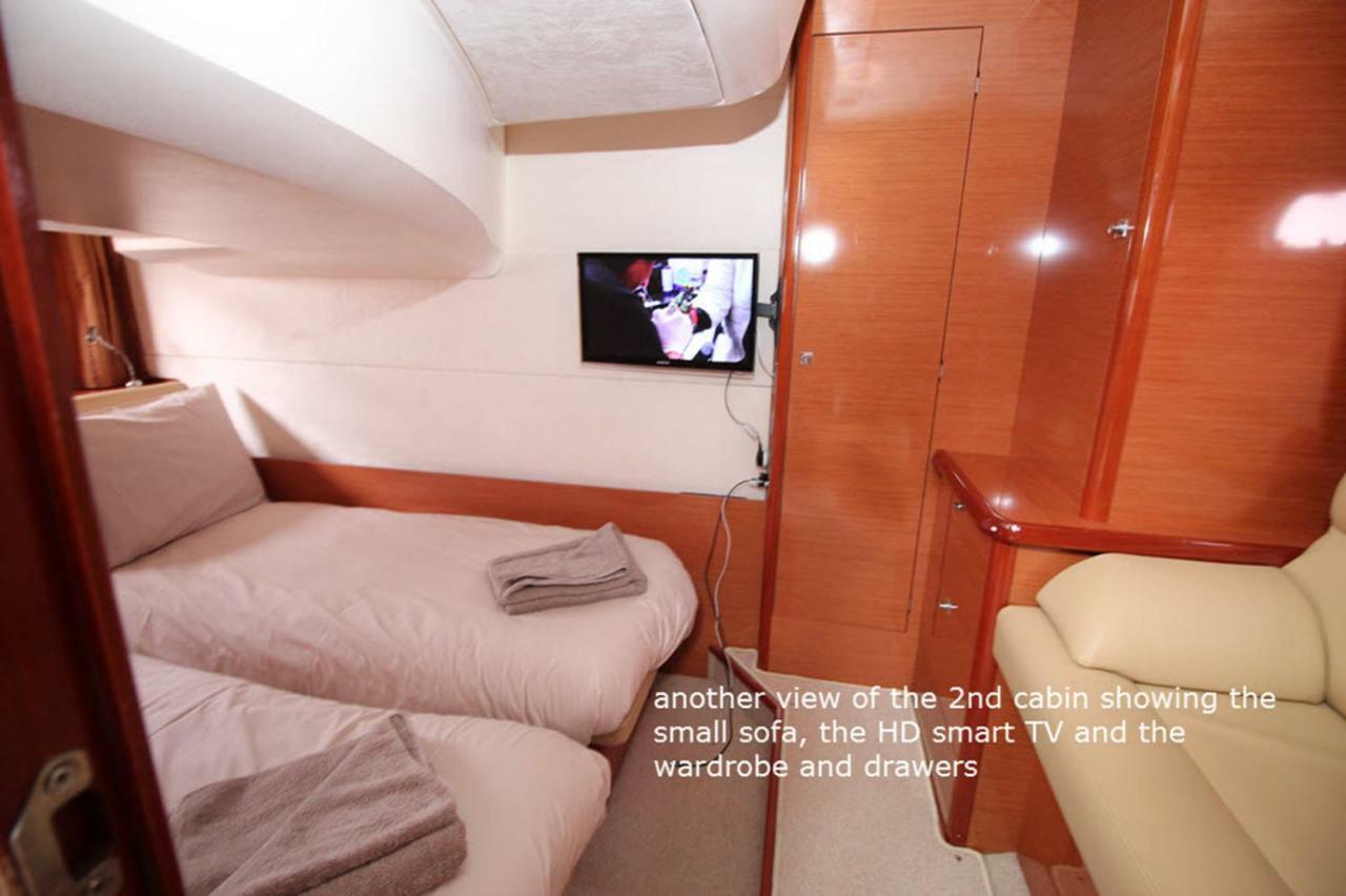 Zen Dog Luxury Motor Yacht Hotel Lymington Buitenkant foto