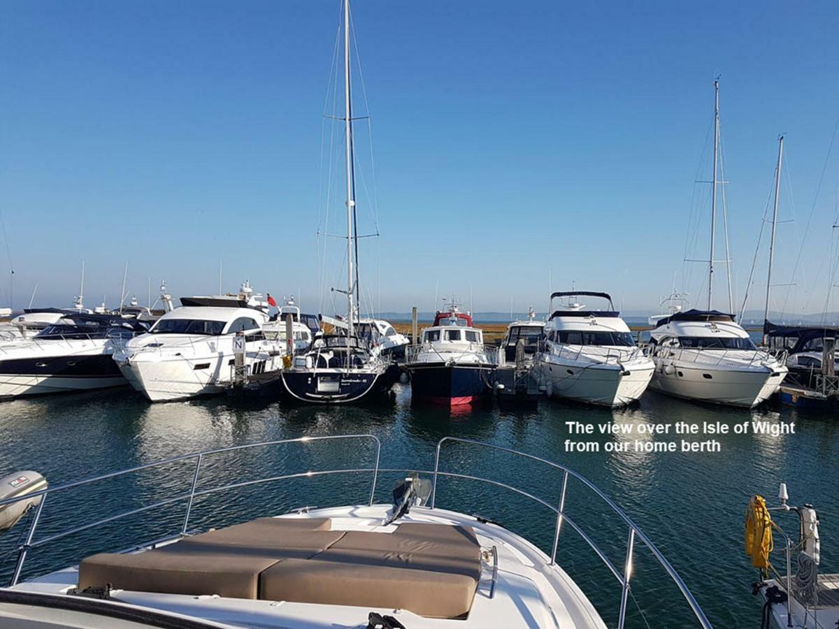 Zen Dog Luxury Motor Yacht Hotel Lymington Buitenkant foto